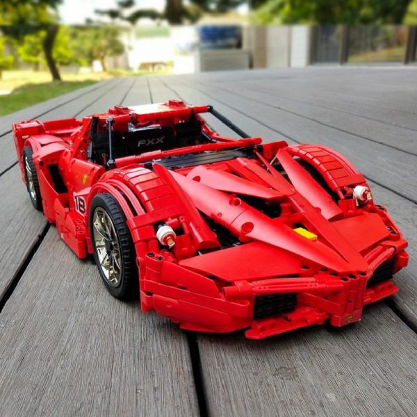 13085 Motor Function Car The 1 8 Red FXX Racing Sport Car Set 2 4Ghz APP 2 - MOULD KING