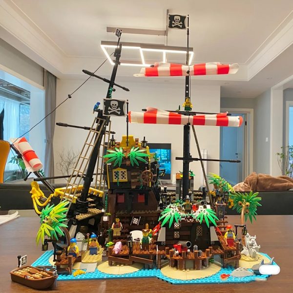 2545 PCS Pirate Barracuda Bay Blocks Girl Friends City Idea Ship Boat In A Bottle Bricks 1 - MOULD KING