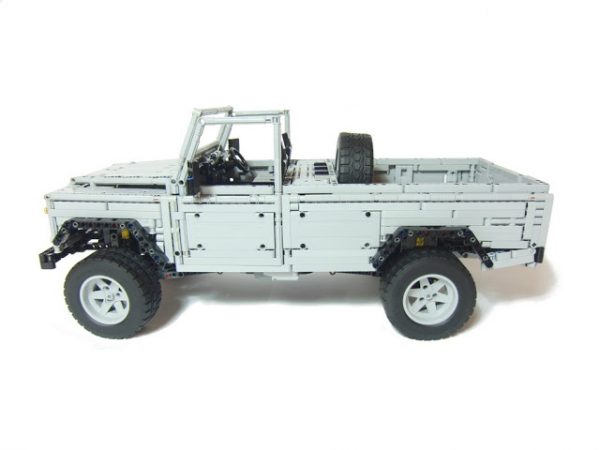 MOC 30043 Land Rover Defender 110 by Sheepo MOC FACTORY 31 - MOULD KING