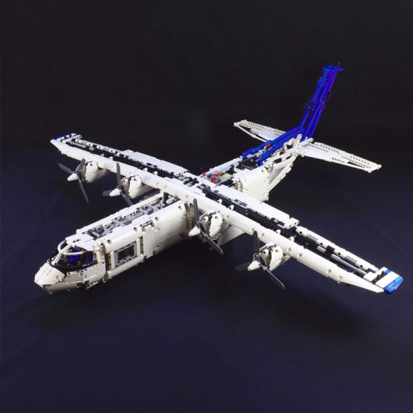 MOC 36862 Cargo plane with 4 engines Technic by zz0025 MOC FACTORY 2 - MOULD KING