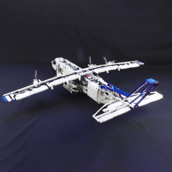 MOC 36862 Cargo plane with 4 engines Technic by zz0025 MOC FACTORY 3 - MOULD KING