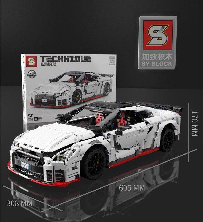 SY 8882 Nissan GTR with 4098 pieces