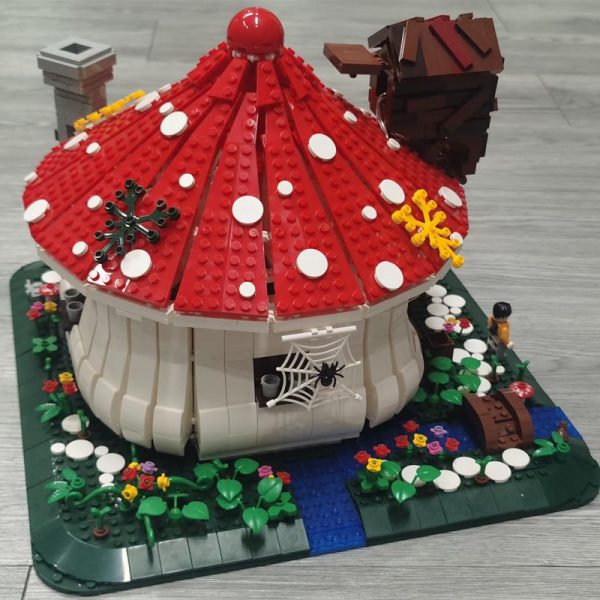 JUHANG 86006 Mushroom House with Lights with 2633 pieces 4 - MOULD KING