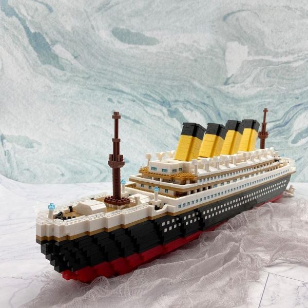 PZX 9913 Titanic with 3800 pieces 1 - MOULD KING