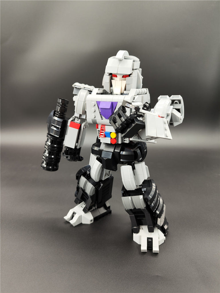 YOURBRICKS 20002 Megatron with 812 Pieces