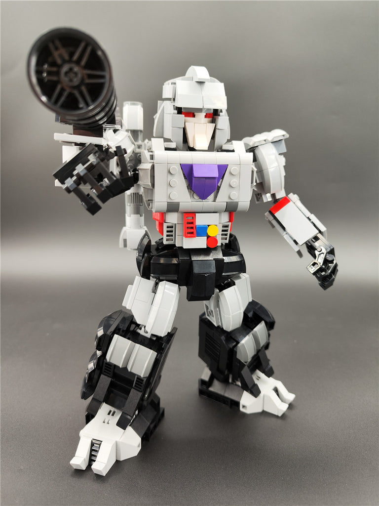 YOURBRICKS 20002 Megatron with 812 Pieces