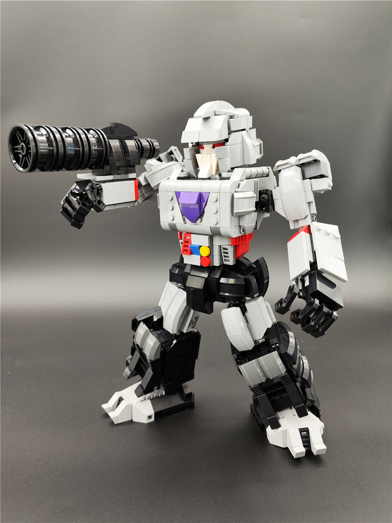 YOURBRICKS 20002 Megatron with 812 Pieces