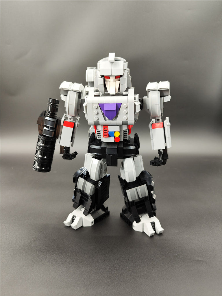 YOURBRICKS 20002 Megatron with 812 Pieces